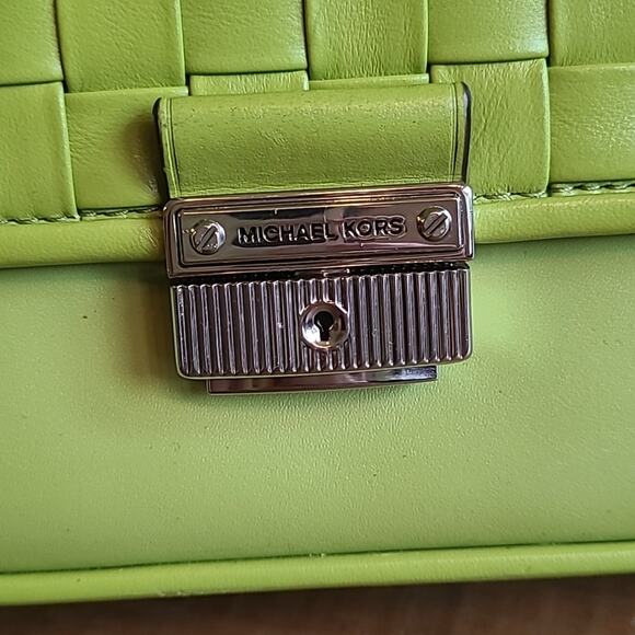 Michael Kors Bradshaw Lime Green Convertible Purse CrossBody Shoulder Woven NWOT - Picture 2 of 12